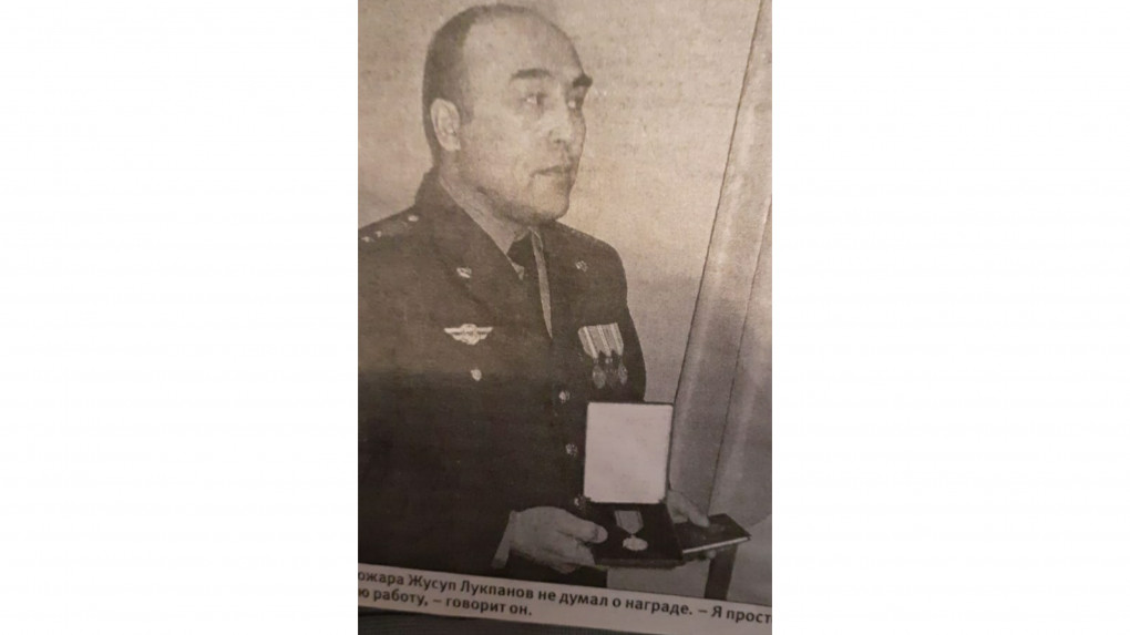 Порно, жыртылған леггинстер, жеке