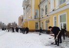 Батысқазақстандық мемқызметкерлер қар тазалау челленджіне шақырды (ВИДЕО)