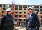 Аким ЗКО ознакомился с ходом строительства домов в Зачаганске