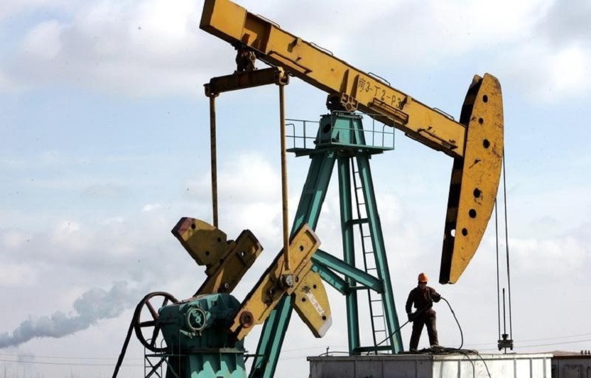 Станок-качалка на нефтяном месторождении Дацин в Китае