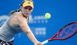 Первая ракетка Казахстана пробилась в четвертьфинал дебютного турнира WTA в году