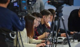 Пересмотр закона о СМИ: работать в тесном контакте с журналистами поручил Алихан Смаилов