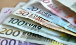 Курс евро подорожал, доллар снизился на торгах
