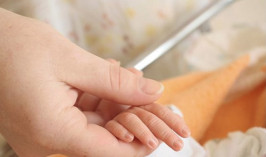 Новорожденного уронили на пол в Атырау - врачи рассказали о его состоянии