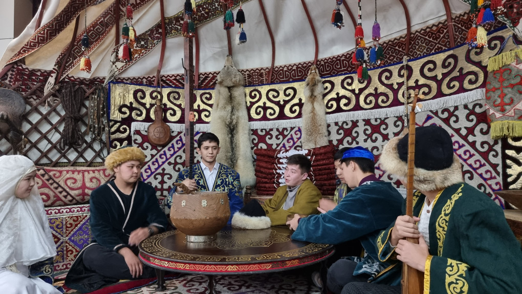 Бодибилдер қыздармен секс видео