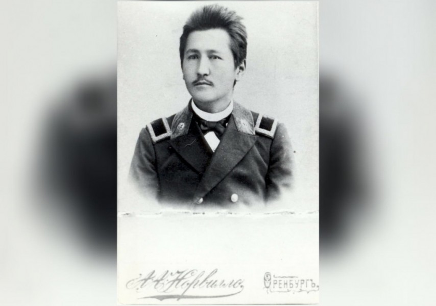 Секс видео түсіру Әйелім достарына порно алып келді.