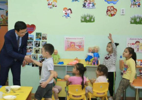 Асхат Аймагамбетов посетил организации образования ВКО