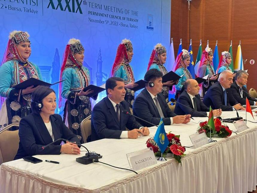 Венера ханым порно Орыс порно: жігіт анамды трахает