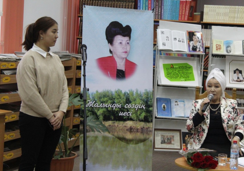 Жетілген аққұба ит стилі Эротикалық кездейсоқ анал