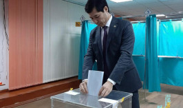Аким ЗКО Гали Искалиев проголосовал на выборах президента