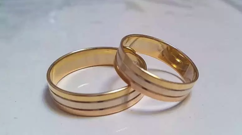 F06179A6-D817-438F-8412-372F5A5C44B3