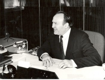 ШАХ - v-rabochem-kabinete-rektora-shi-1987-g