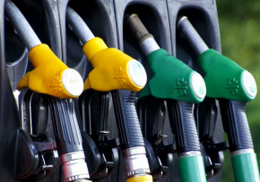 Цены на бензин и солярку вырастут в Казахстане с 1 апреля