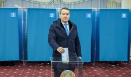 Алихан Смаилов проголосовал на выборах