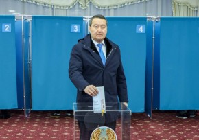 Алихан Смаилов проголосовал на выборах