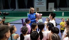 Елена Рыбакина оказала финансовую поддержку юным перспективным теннисисткам Казахстана
