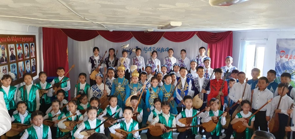 Порно күйеуі әйелінің досын трахает