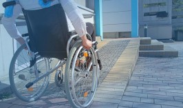 Более 60 млн тенге штрафов заплатили различные организации за отсутствие доступа для лиц с инвалидностью в 2022 году