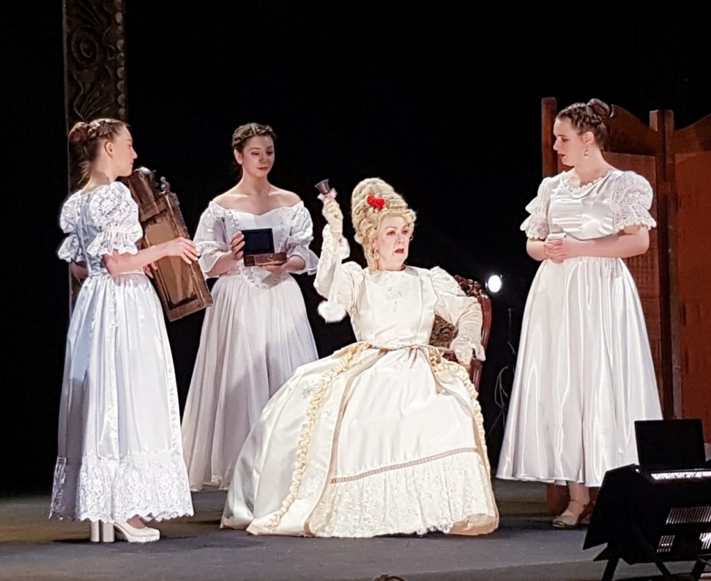 театр премьера (4)