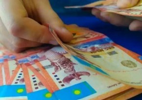 В Казахстане коммунальным служащим планируют повысить зарплату в среднем до 50%