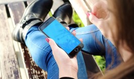 Нидерландским школьникам запретят пользоваться смартфонами на уроках