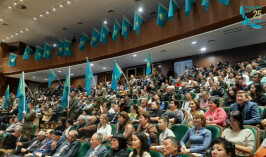 В Уральске состоялся торжественный концерт в честь праздника Дня Республики