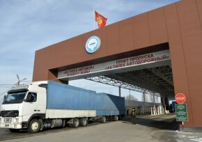Очередь из 500 грузовиков наблюдается на кыргызско-казахстанской границе