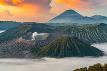 volcano-at-sunrise-with-mist_1150-18319