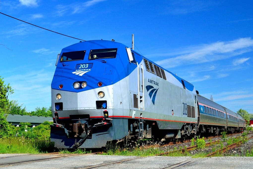 amtrak-363669_1280