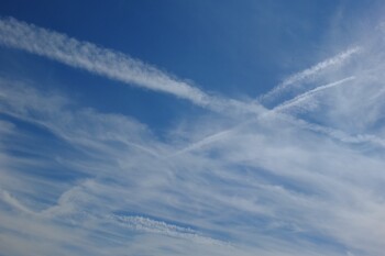 chemtrail-1116921_1280