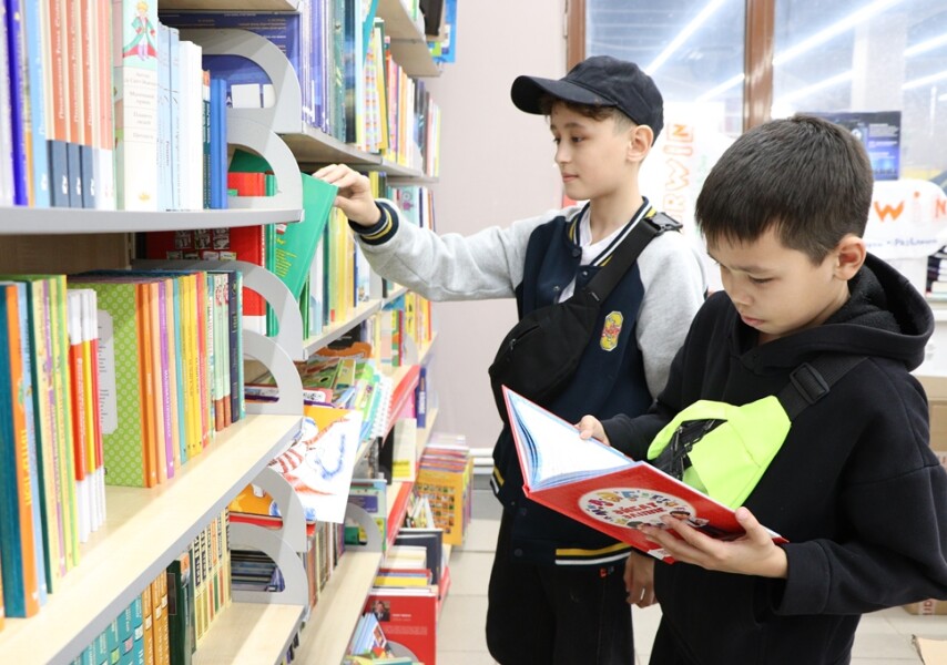 Қыз жыныстық қатынас кезінде оргазмды сезінген.