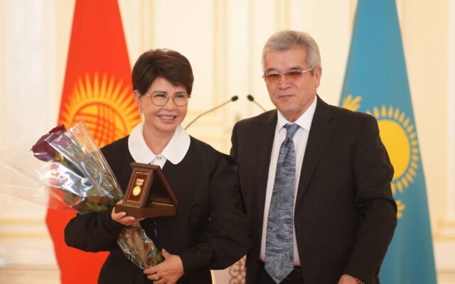 Ряд деятелей культуры Казахстана награждены госнаградами Кыргызстана