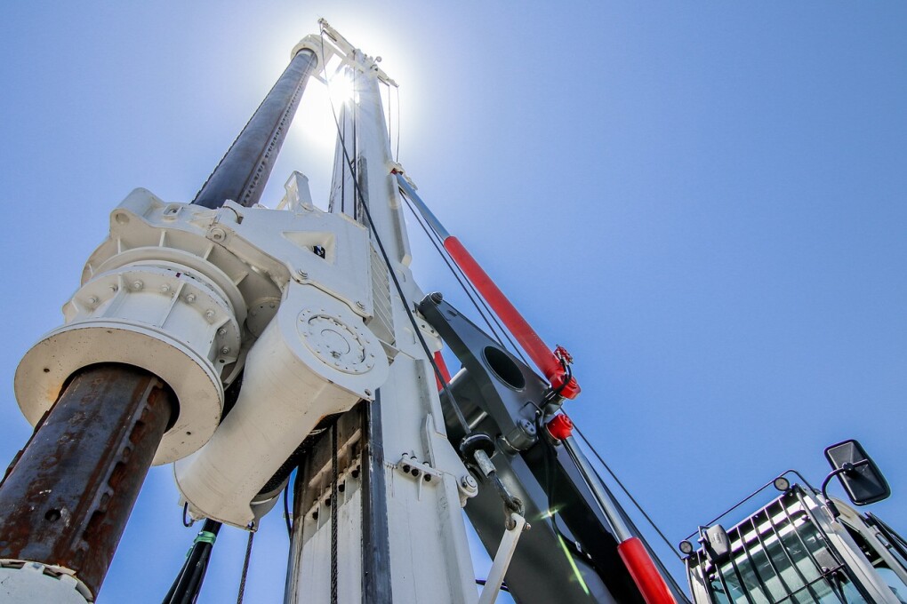 piling-rig-4429042_1280