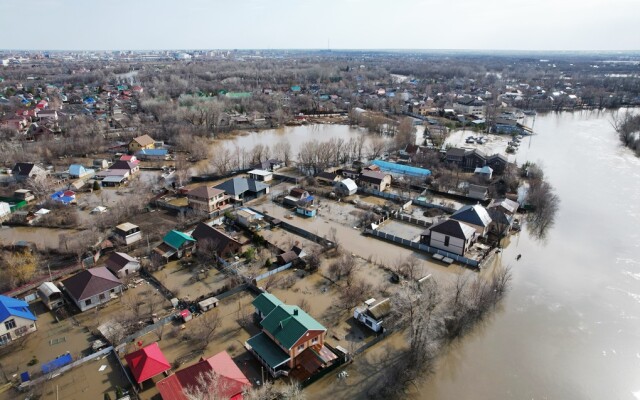 Восстанавливать жилье в зоне подтоплений мы не будем - министр Шарлапаев