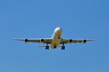 airplane-281121_1280