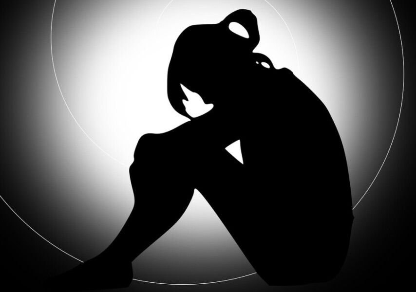 Шұлық пен өкше киген ханымдар