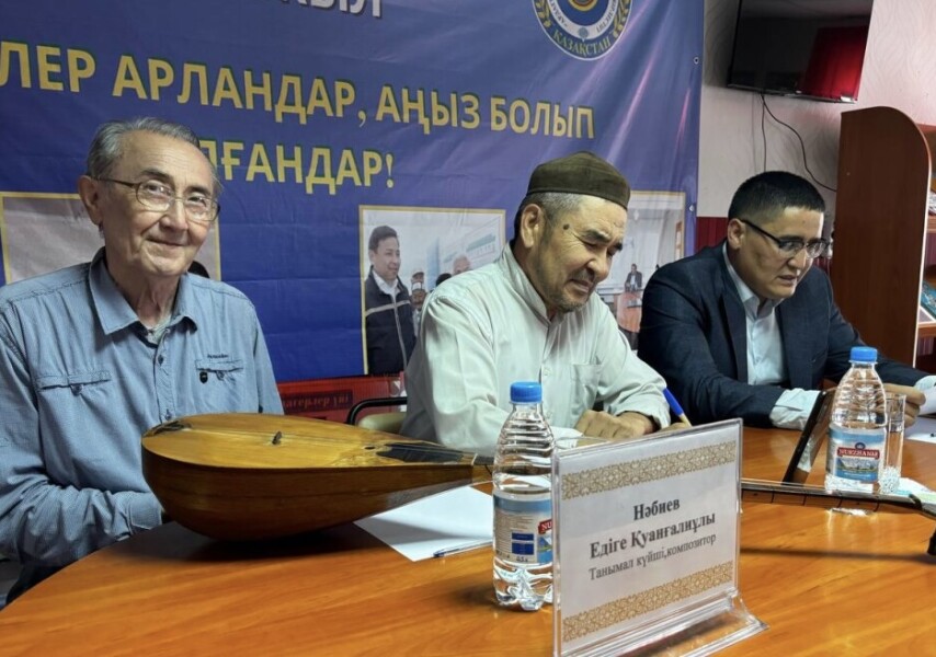 Жетілген қынаптар ағады Ананың түкті қынапшасы