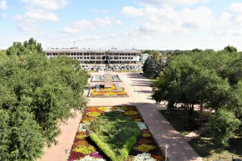 Общий вид привокзальной площади Уральска