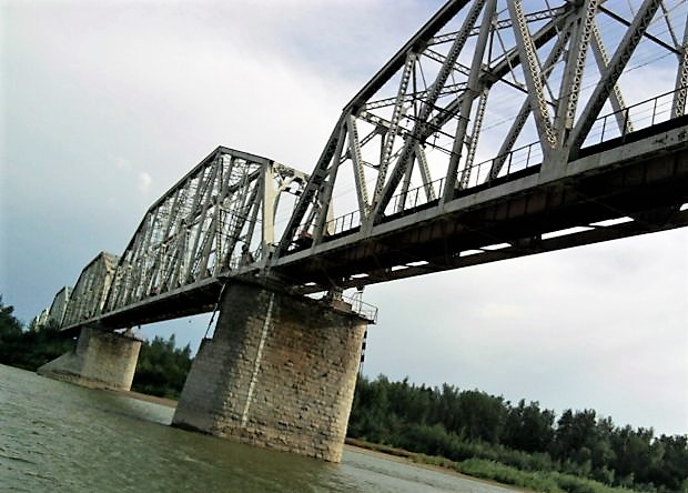 Железнодорожный мост через реку Урал в ЗКО