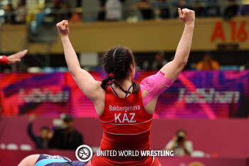 72kg WW - Zhamila BAKBERGENOVA (KAZ) df. Sumire NIIKURA (JPN)