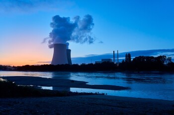 nuclear-power-plant-4526561_1280