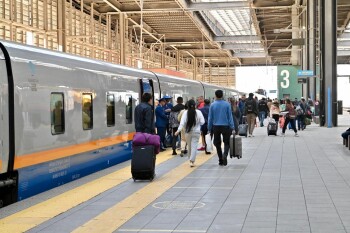 Пойыз поезд вокзал https://rail-news.kz/ru/passenger-transportation/18547-bolee-4-mln-passazirov-perevezlo-ktz-etim-letom.html