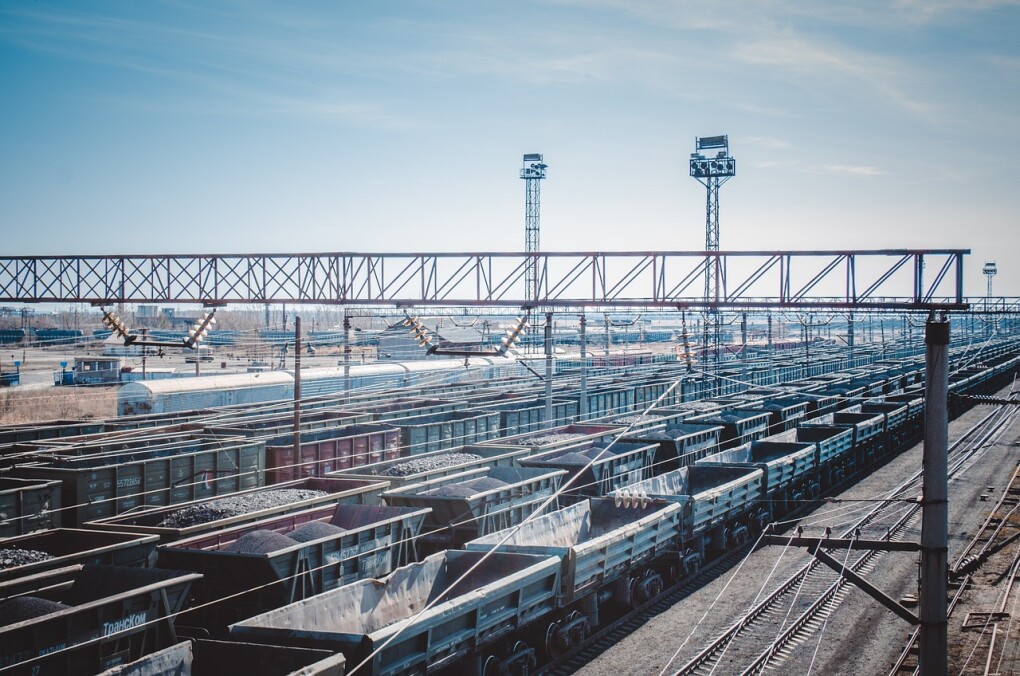road-trains-331124_1280