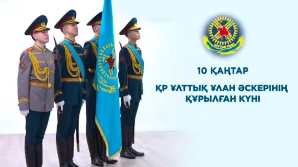 Ер адам емшек ұшын сүйеді Жалаңаш жұлдыз Наталья Антонованы қараңыз