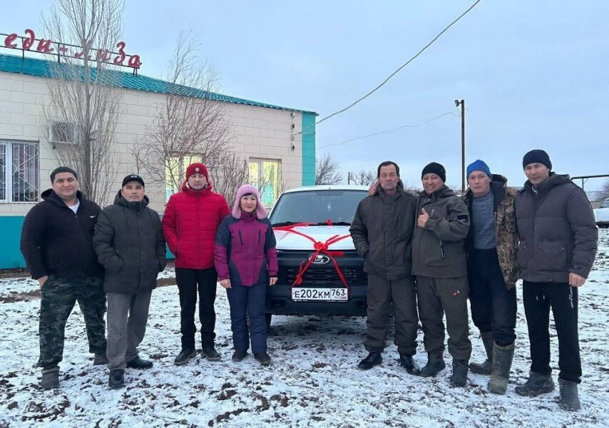 Темекі шегеді және трахает