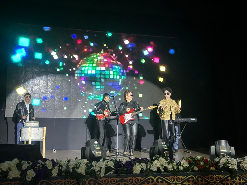 6ed93238-e4fb-40f8-8087-2a773abe616d