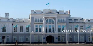 Аким ЗКО поздравил тренера с 80-летием
