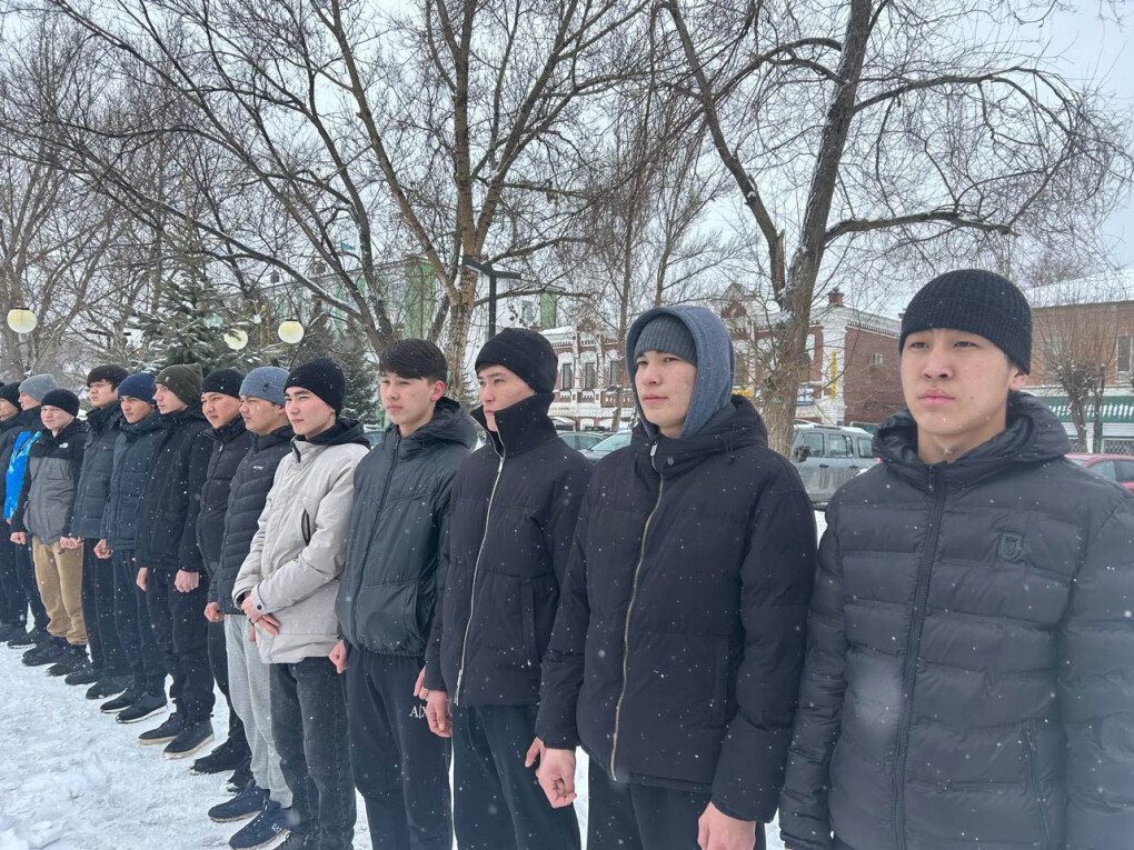 Татуировкасы жалаңаш порно альбомы ұялы телефонға түсірілген