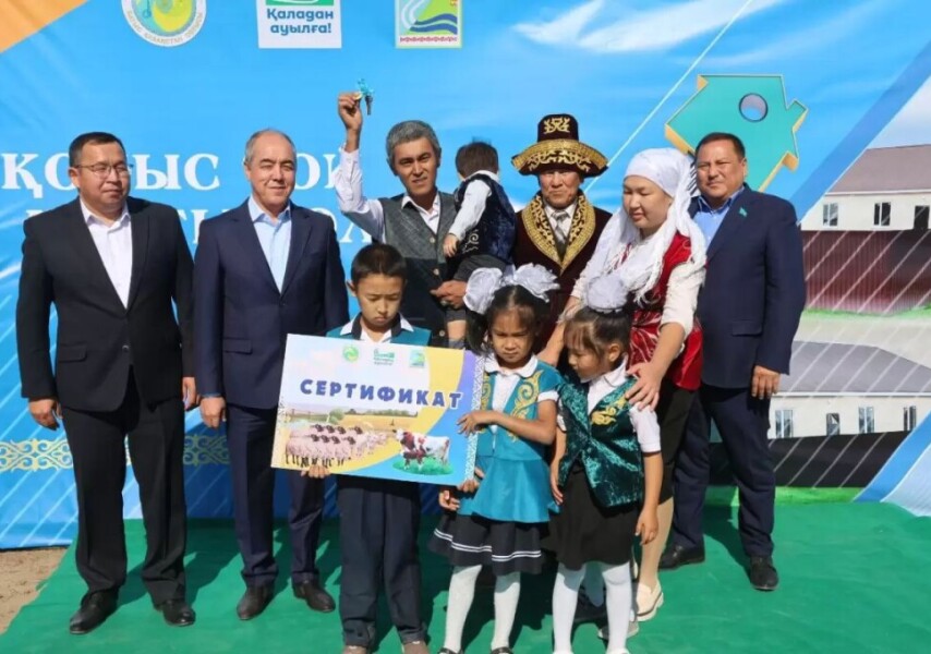 Дәрігердің қабылдауында ер адаммен анальды секс