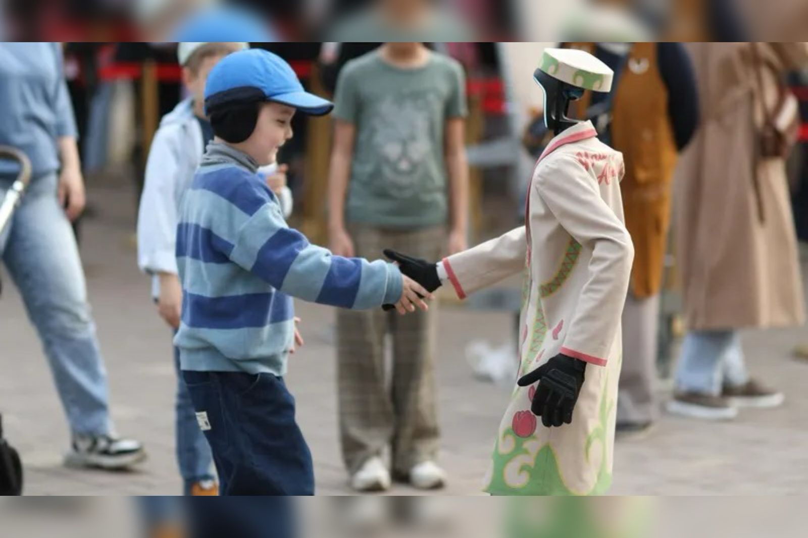 b50c80b2-0fd9-48ec-81e8-08e16efdf4e1